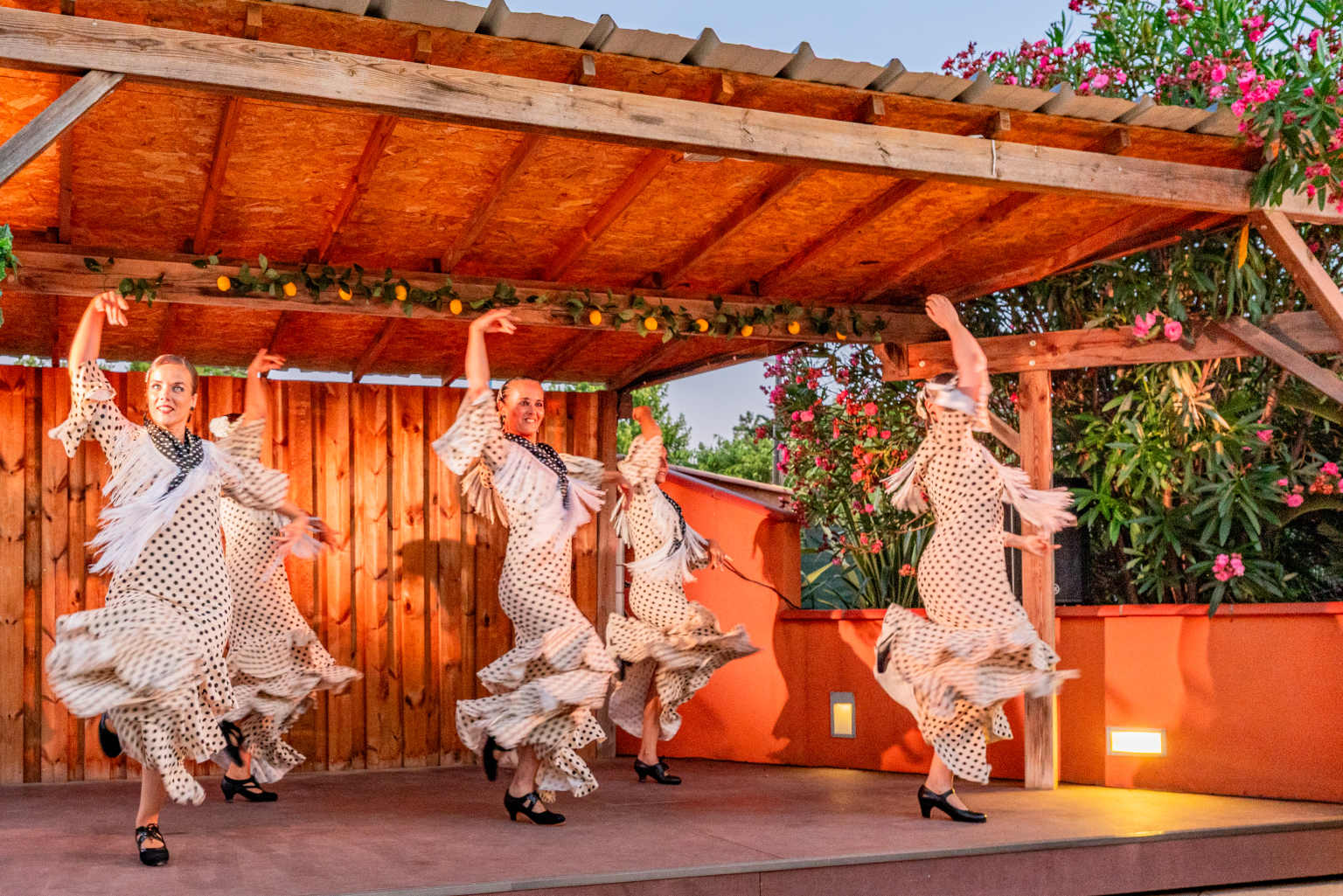 Evening entertainment at Ma Prairie, Roussillon, France