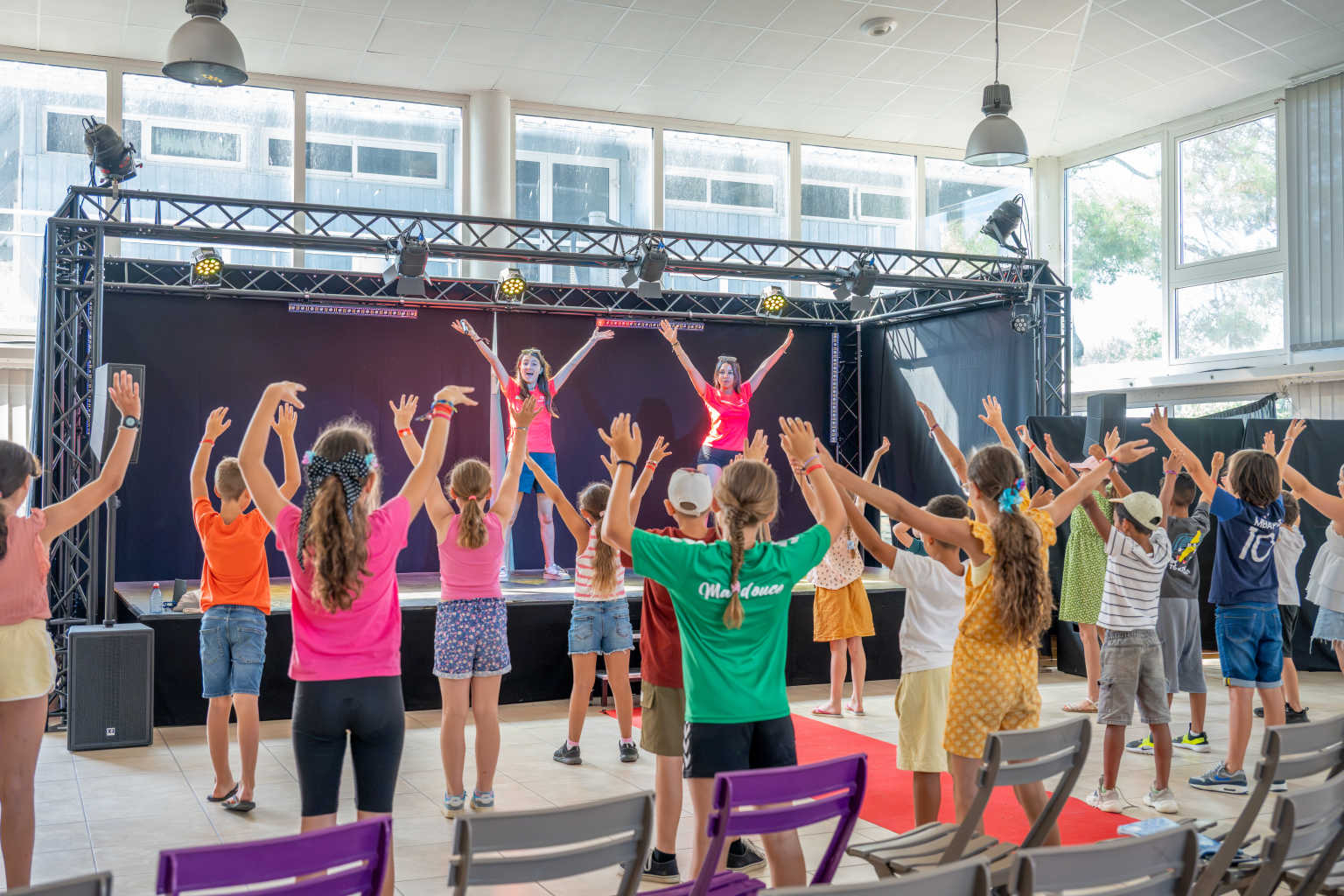 Point du Medoc campsite, parc reps indoor kids club entertainment