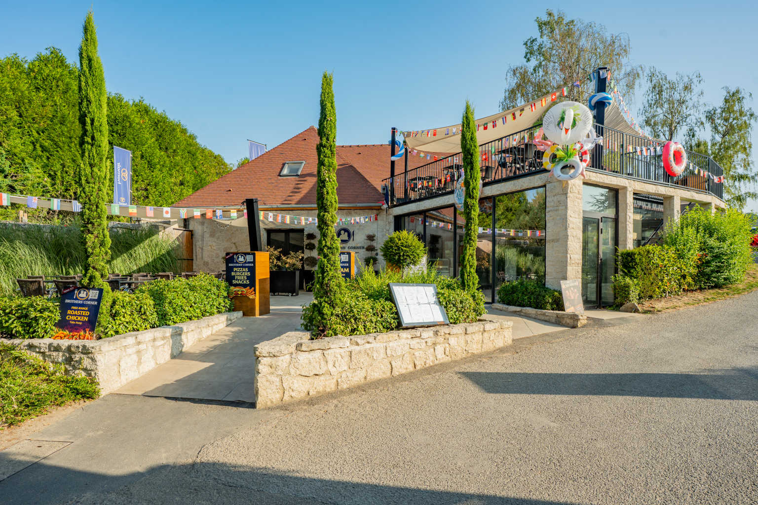 Berny Riviere, la croix du vieux pont, campsite, Paris, kids clubs