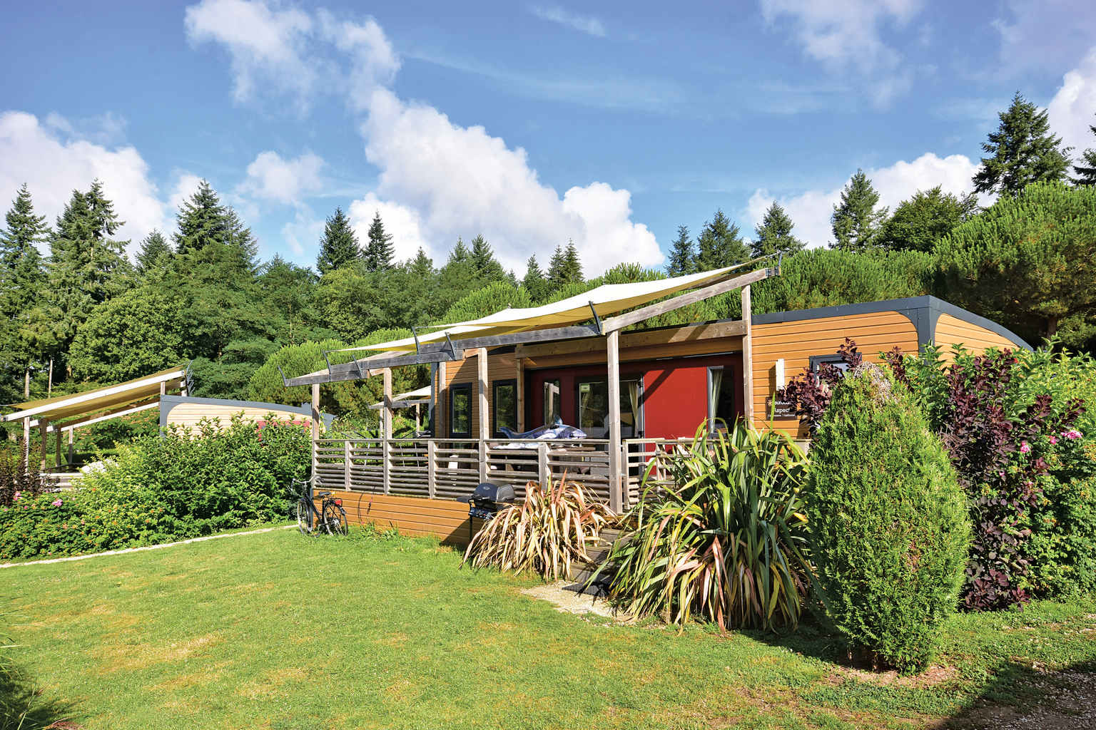 Mobil-home Ultimate en una amplia parcela