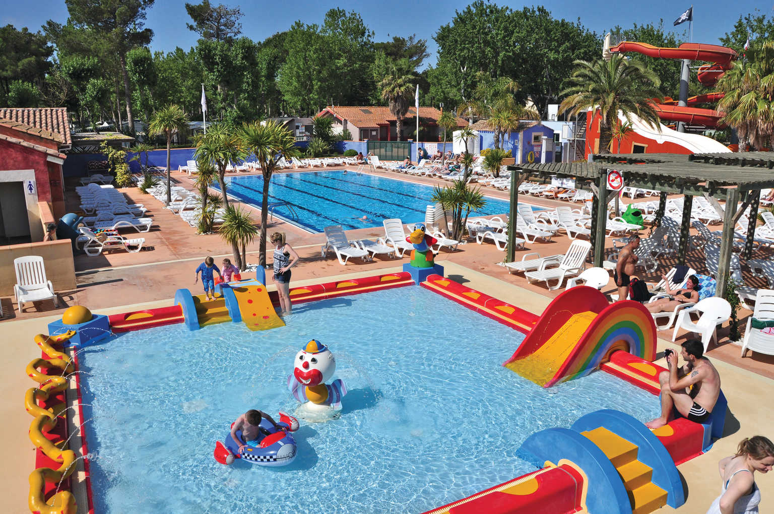 Camping met peuterbad