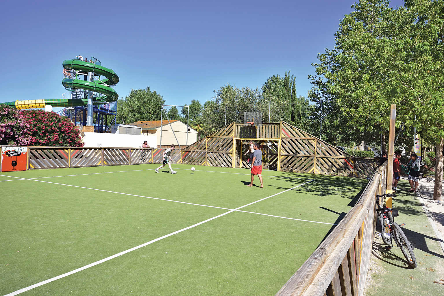 Valras plage, domaine de la yole, campsite, languedoc, football