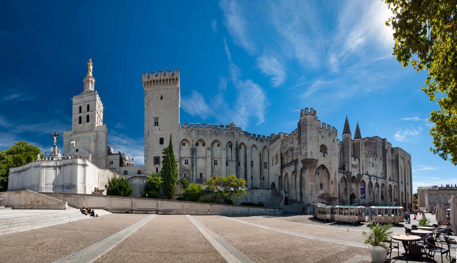 Der Palais des Papes in Avignon in Frankreich