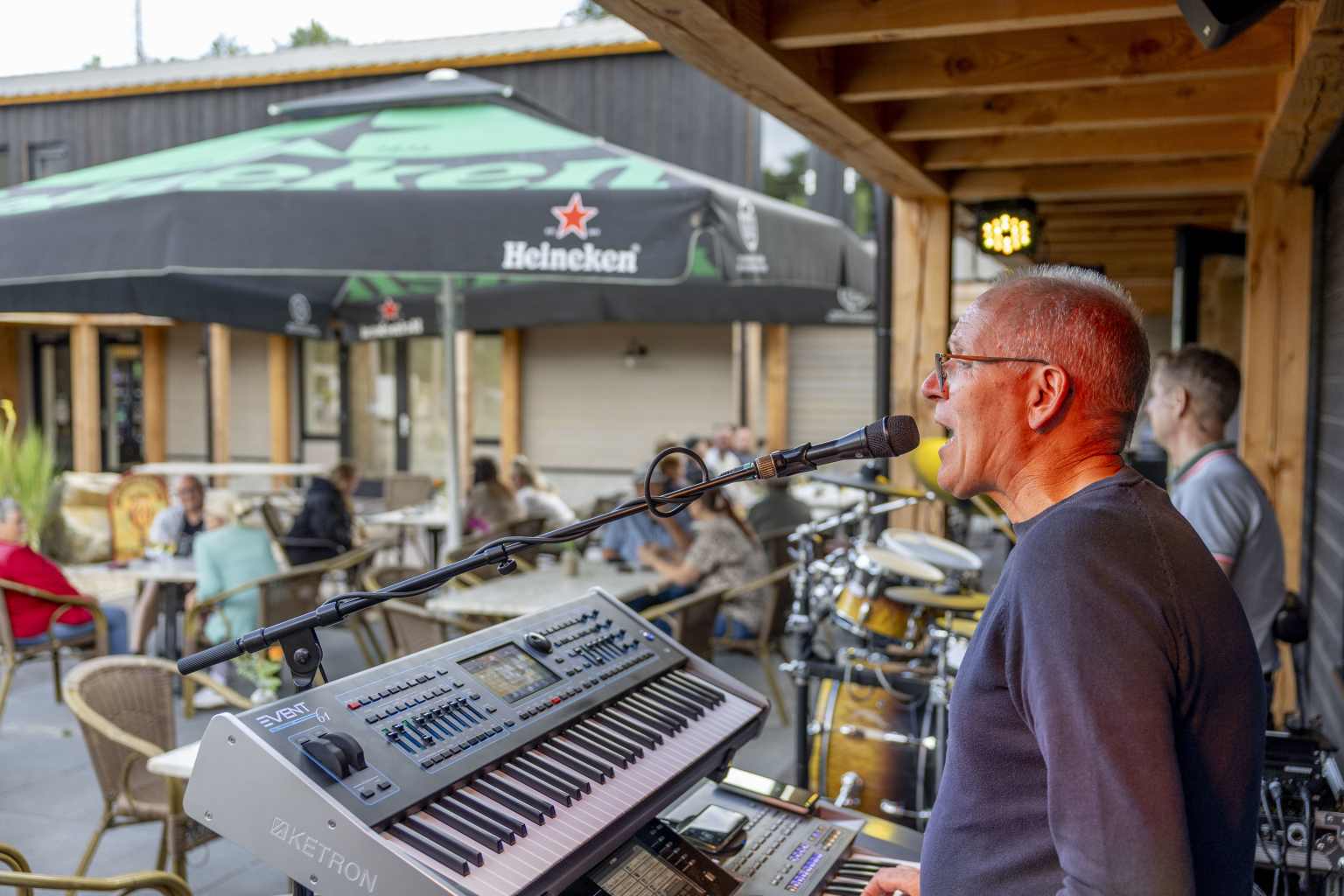 Klein Canada HL064 outdoor evening entertainment