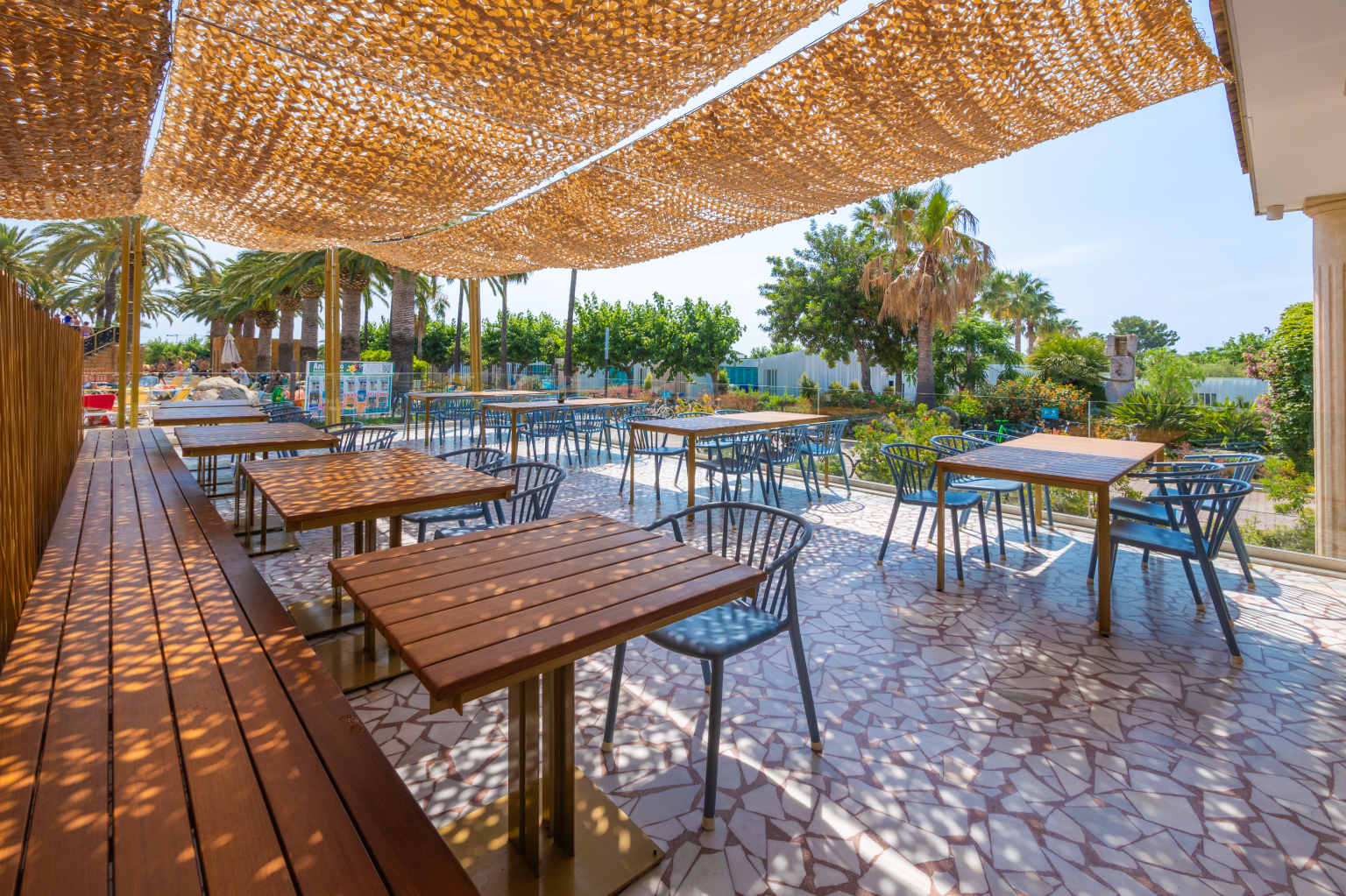 salou, sanguli, campsite, costa dorada, eating area