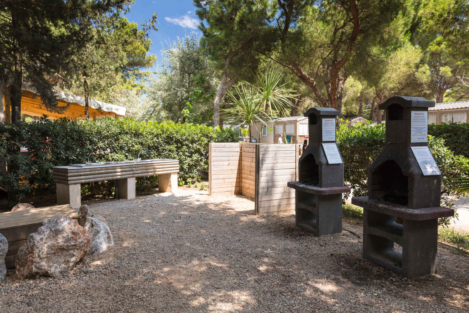 Le Sainte Marie, barbecue area