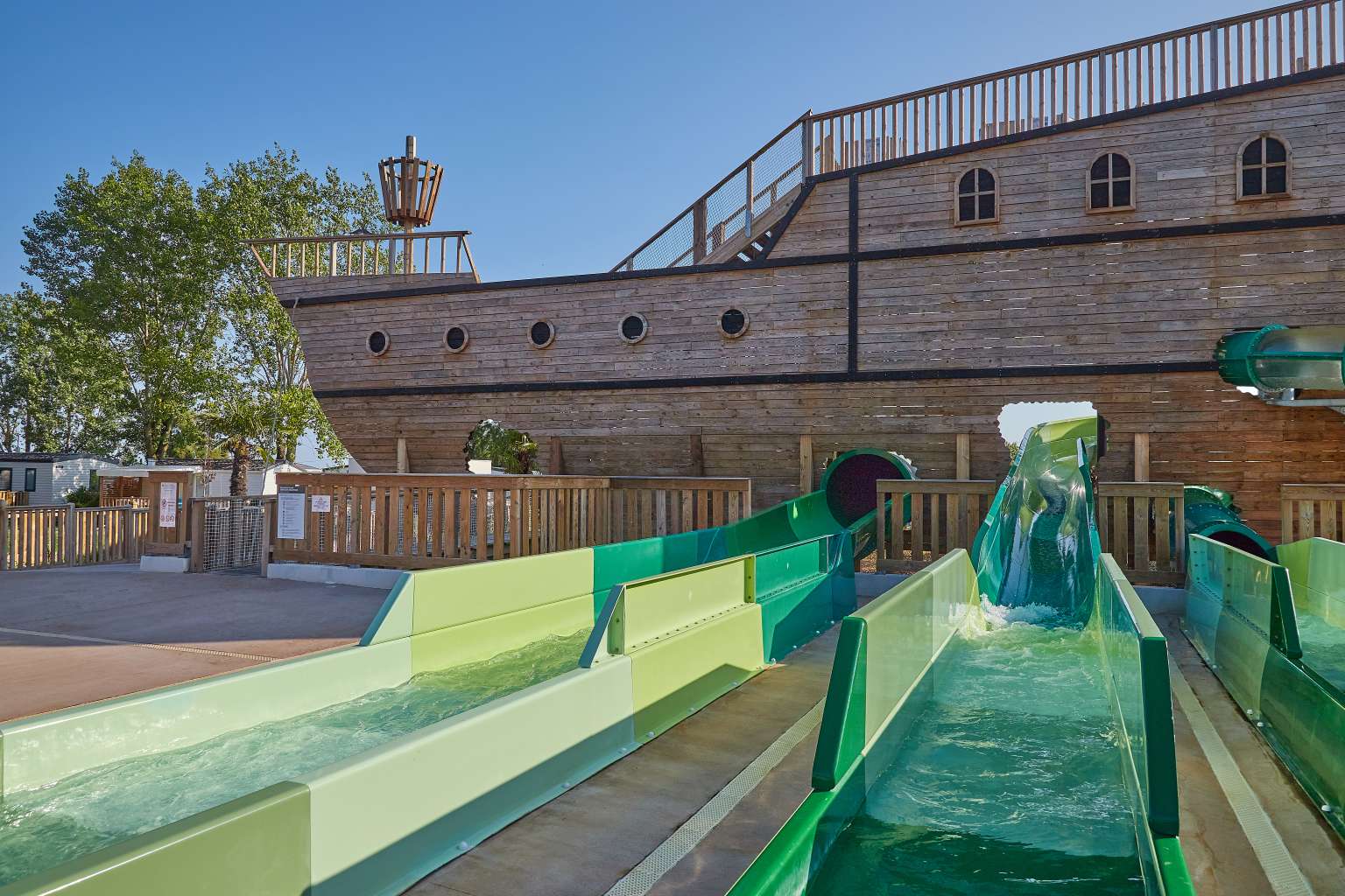 Aunis Club Vendée, pirate ship, waterslides
