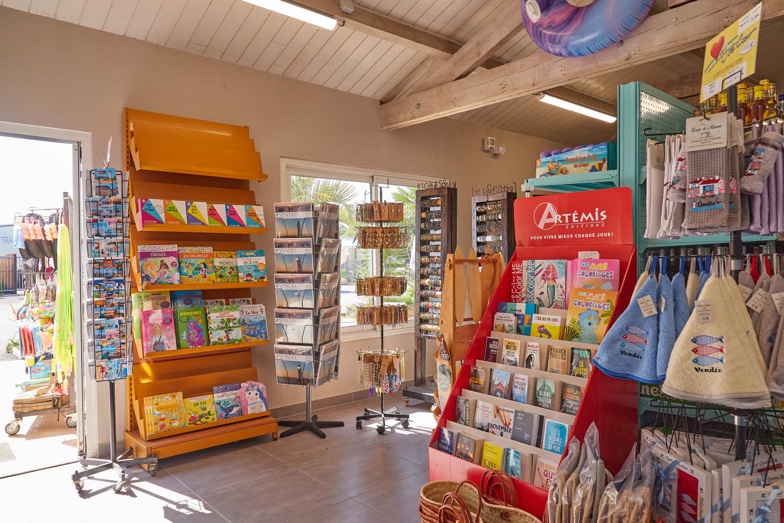Aunis Club Vendée, grocery shop