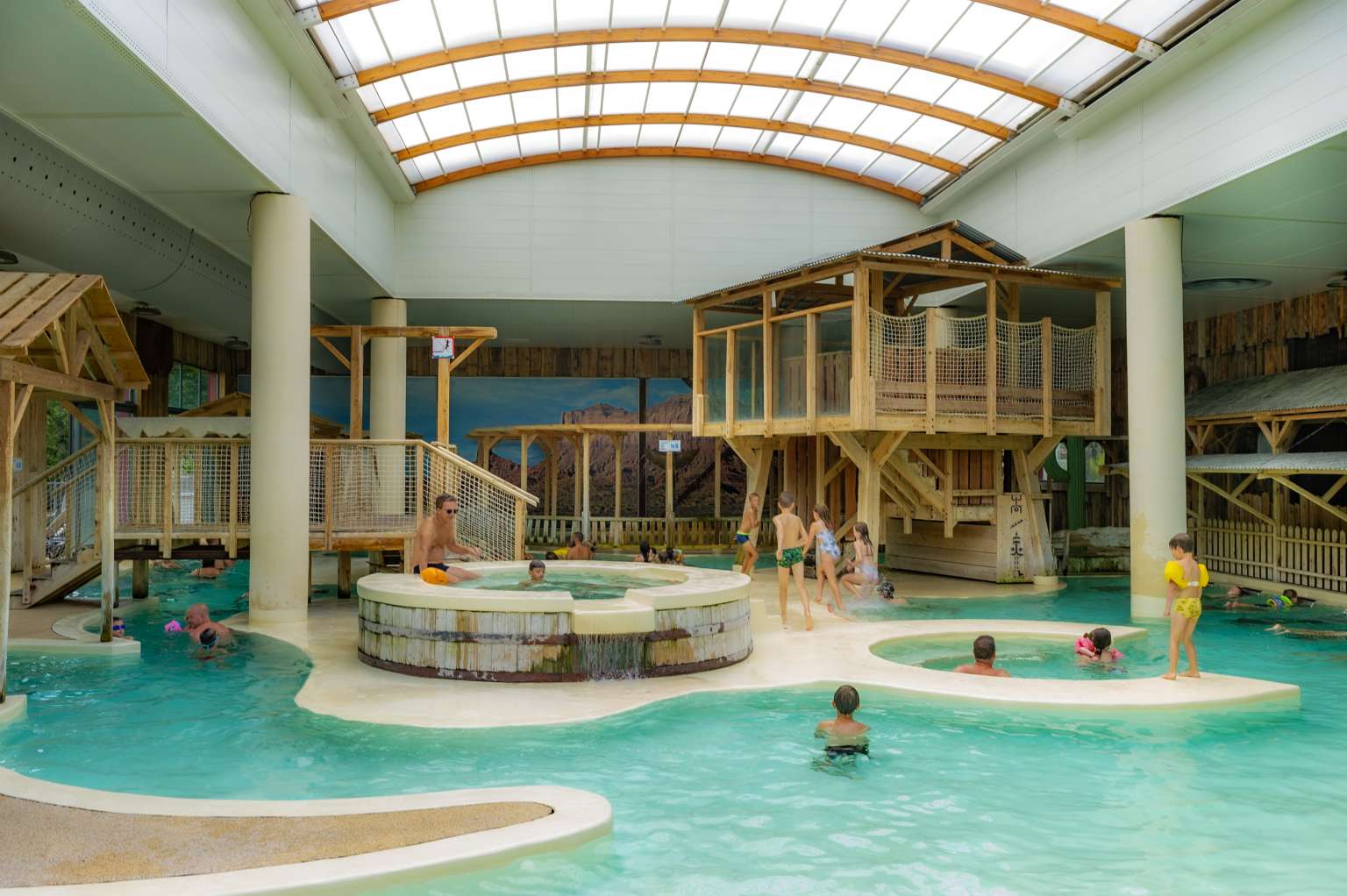 Ruoms, aluna vacances, campsite, ardeche, entertainment