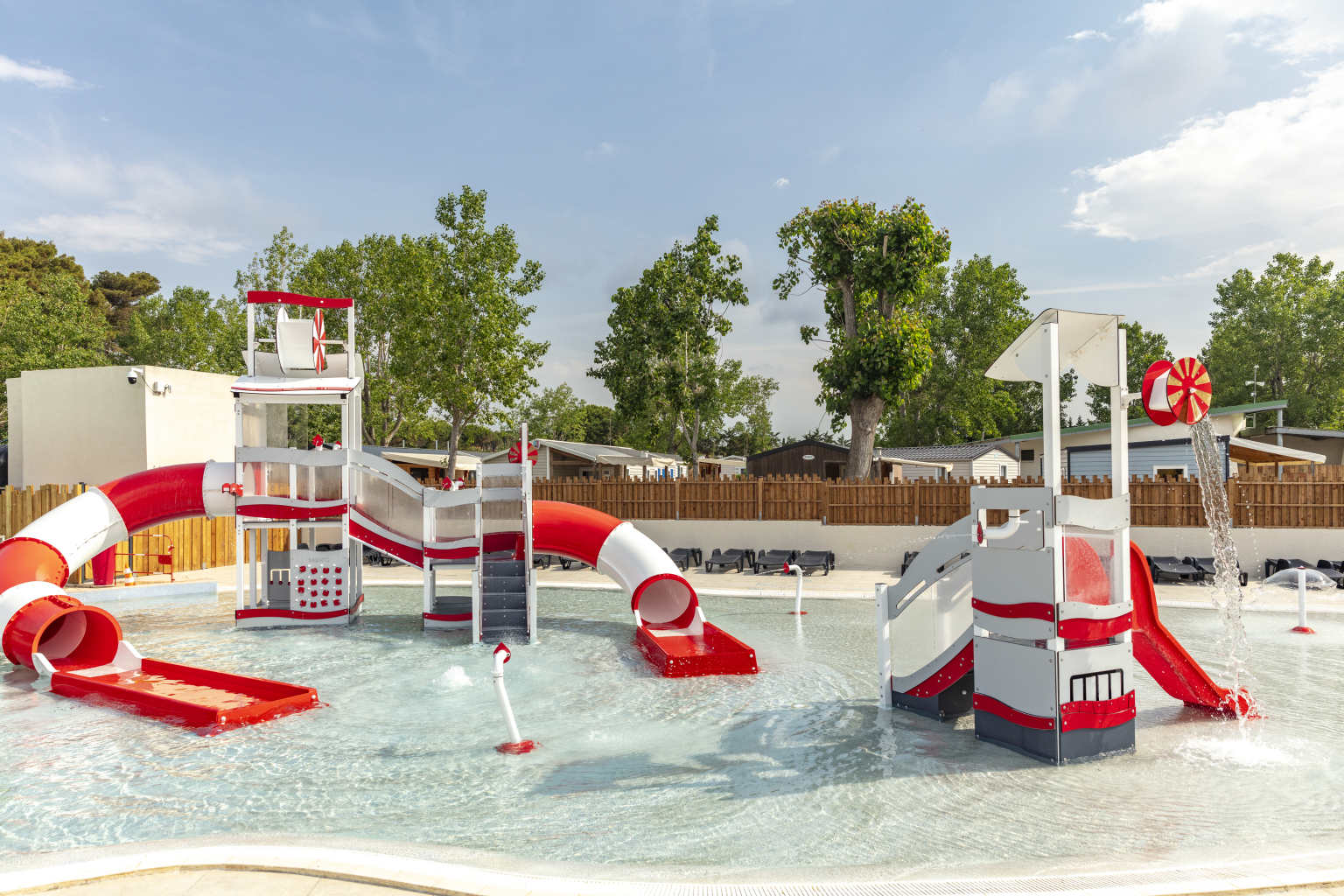 Valras plage, domaine de la yole, campsite, languedoc, indoor pools, waterslides