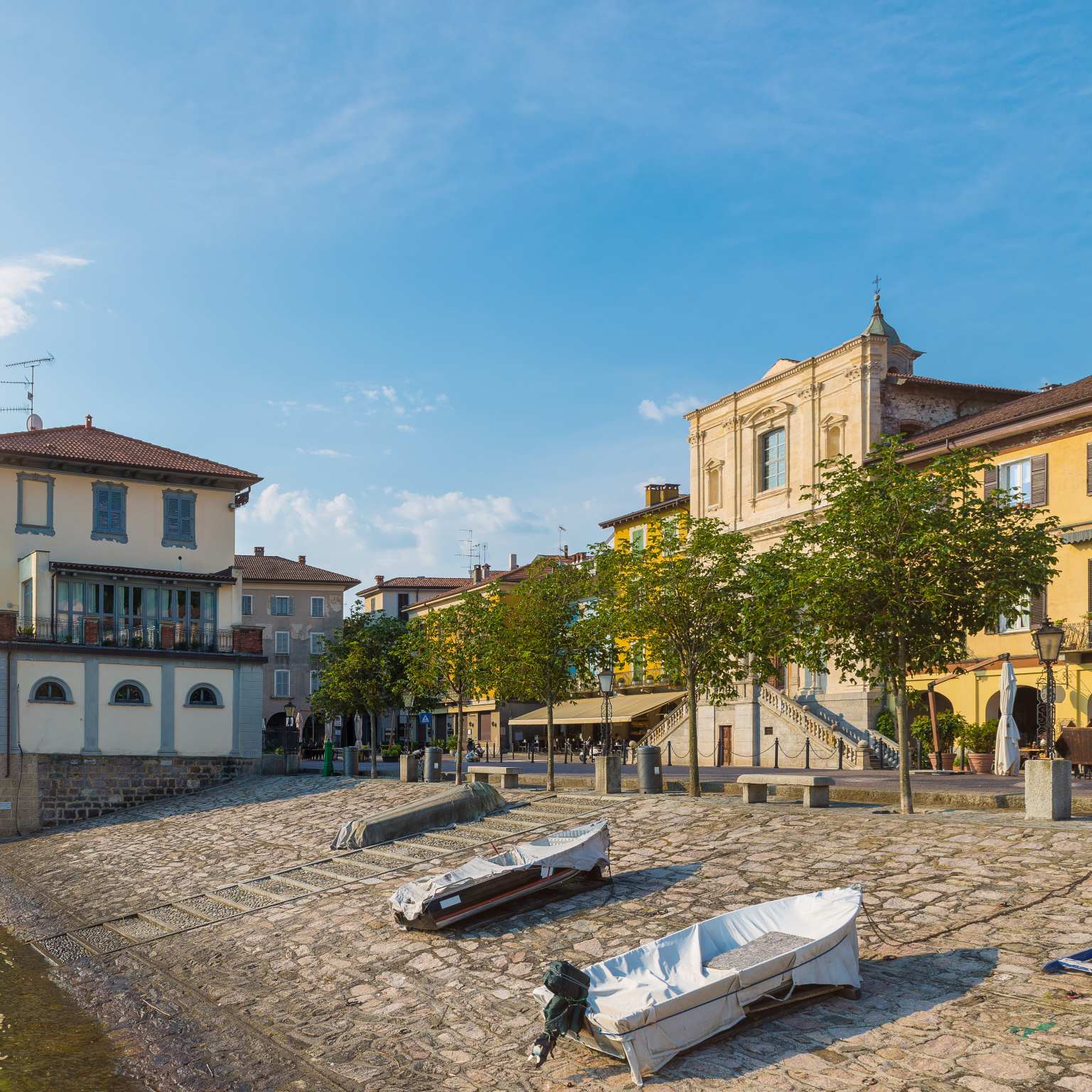 Arona