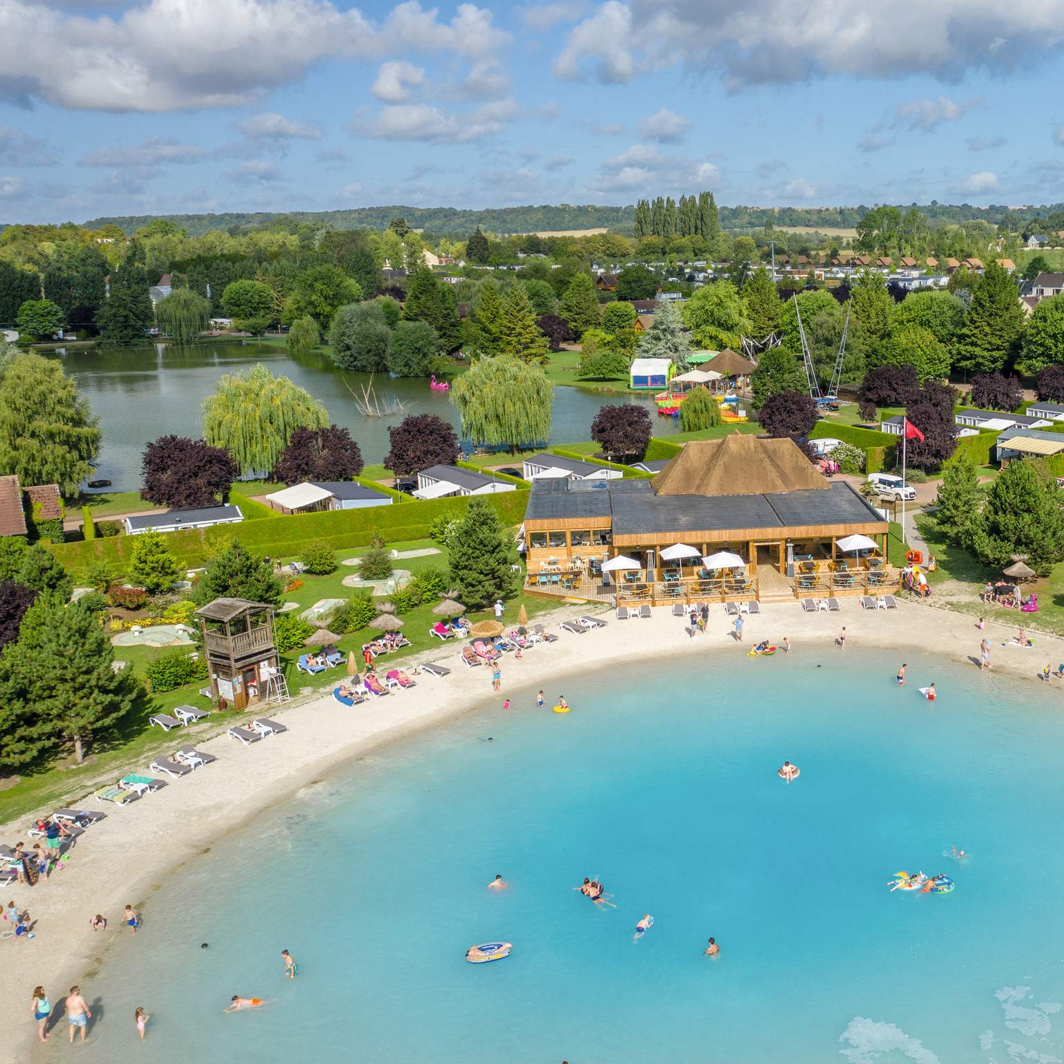 La Croix du Vieux Pont, lake side parc, overview