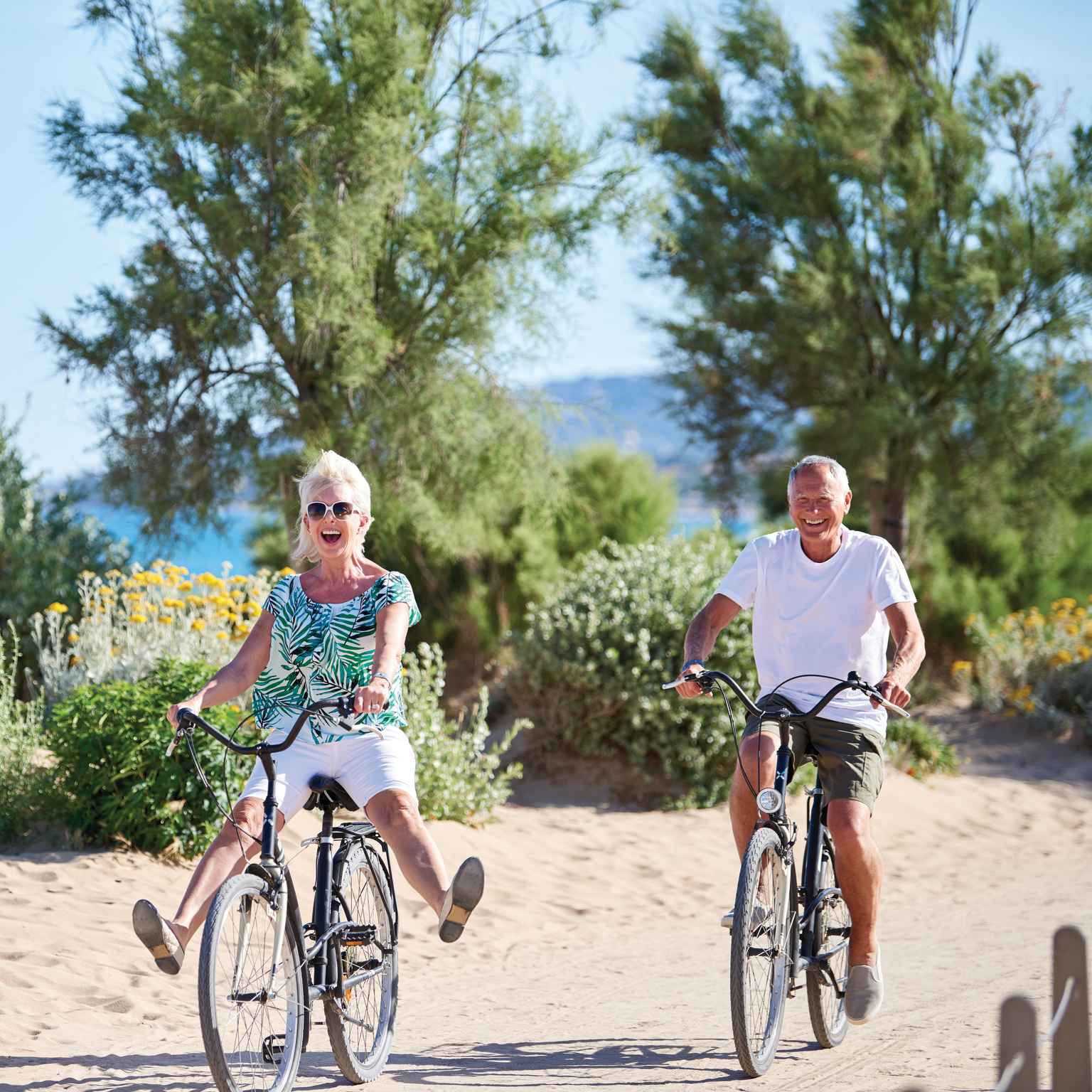 Couple, bikes, beach