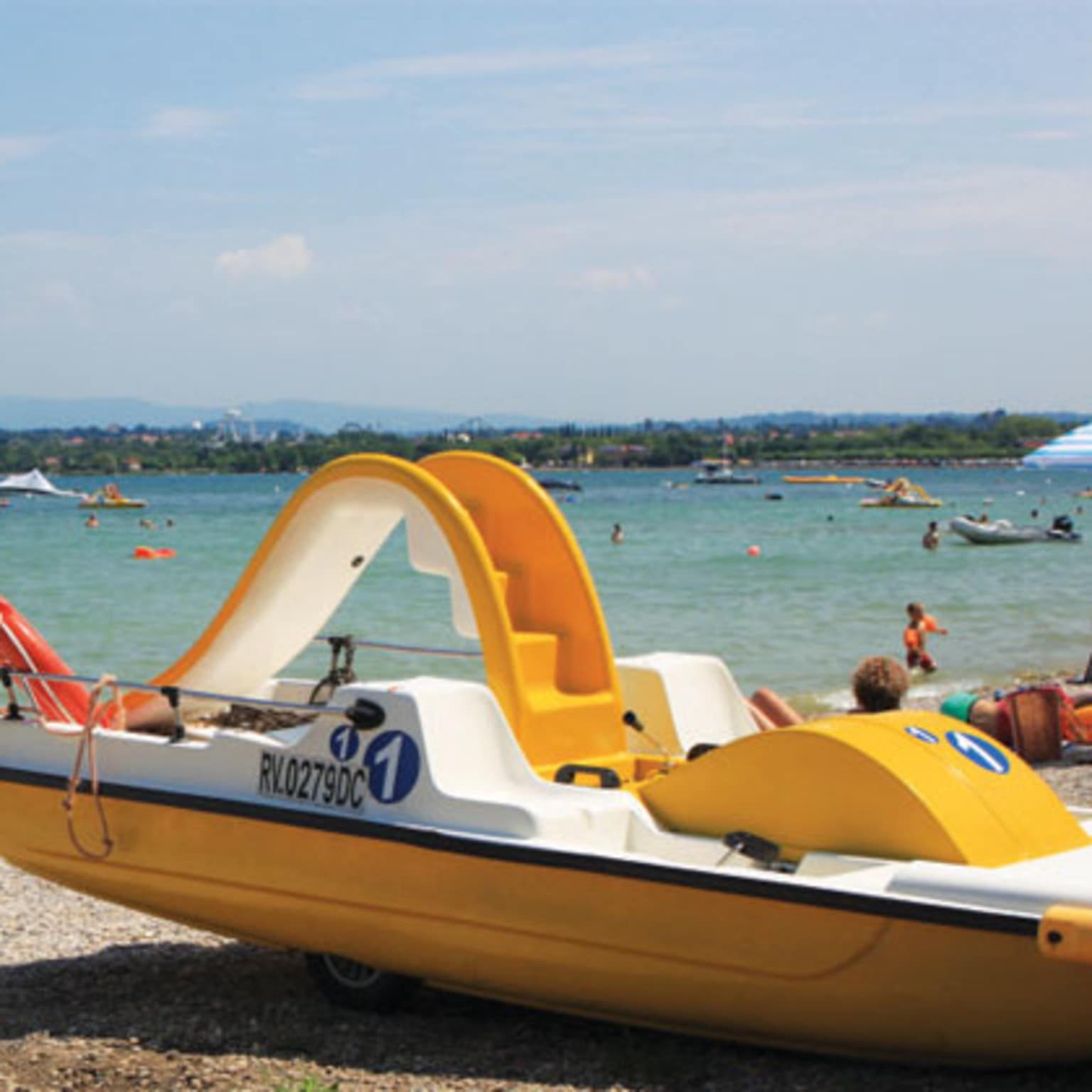 Pedalo, Lake Gara, Bella Italia