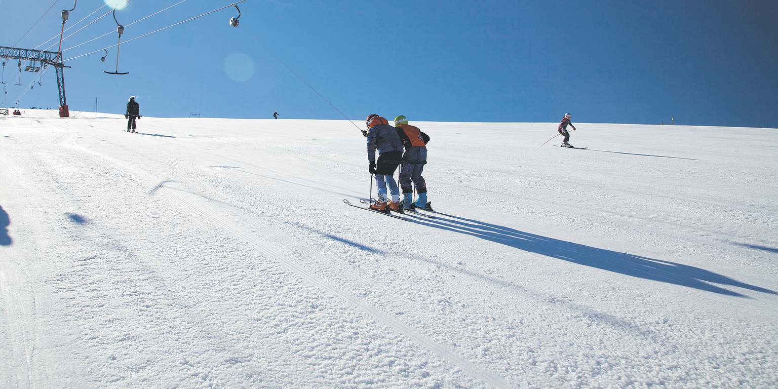 Le Belledonne, Bourg d'Oisans, campsite, winter, snow, ski
