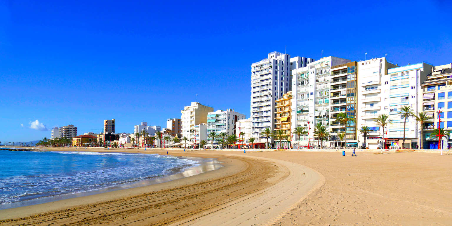 Vinaros beach lado del mar, Costa del Azahar, Spain