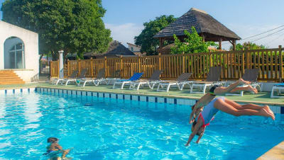 Camping Le Petit Bois*** - Homair - Ruoms - Ardèche