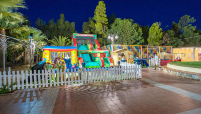 brunner campingtisch Brunner Campingtisch – klappbar, verstellbare Beine, hitzebeständige  Tischplatte