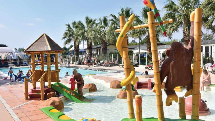 Hinweis Es ist nur klassische Badekleidung wie z.B. Badehosen im Pool erlaubt. (Keine