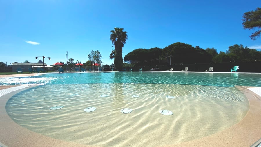 Attenzione Gli orari di apertura delle piscine e degli acquascivoli