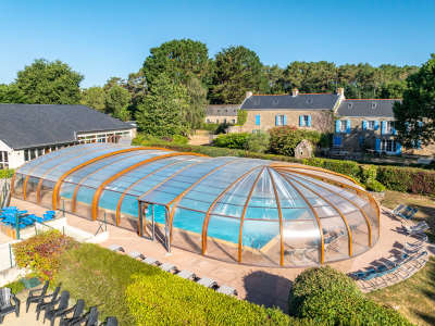  covered pool at La Grande Metairie, South Brittany