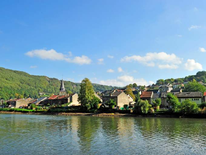 lac-des-vieilles-forges-campsite-ardennes-eurocamp