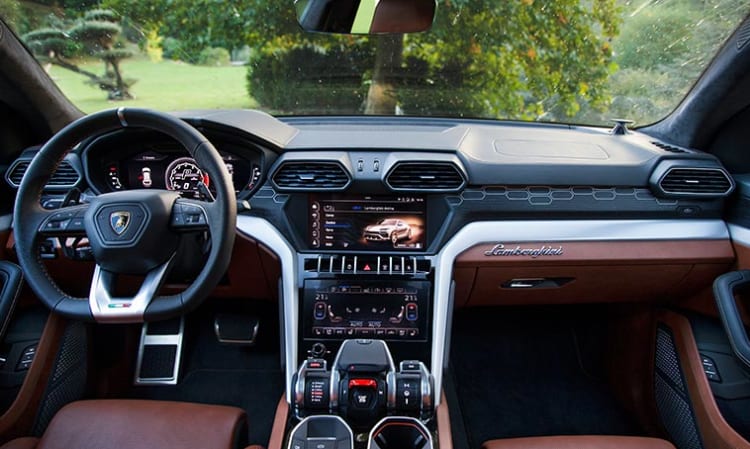 lamborghini-urus-milan