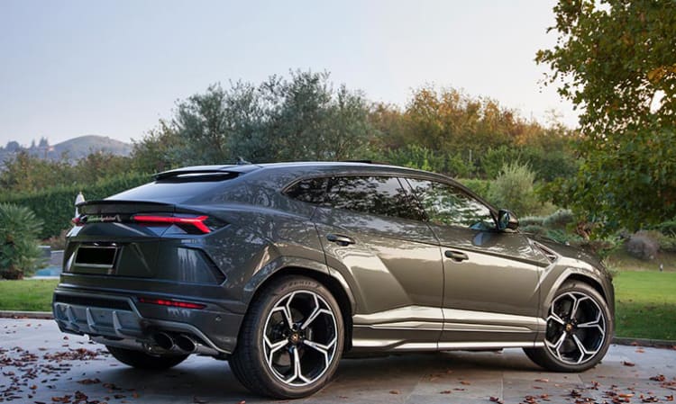 lamborghini-urus-milan