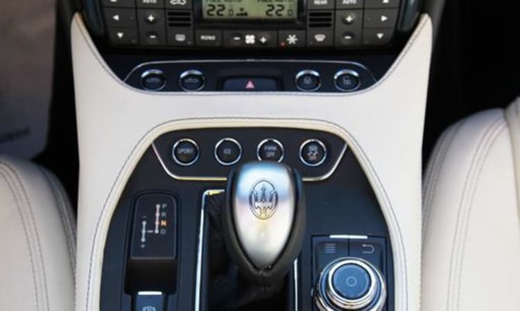 maserati-grancabrio-mc