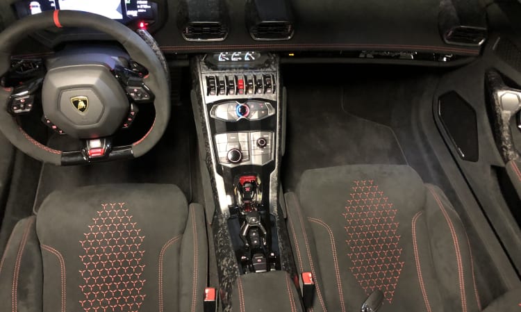 lamborghini-huracan-performante-spyder-milan