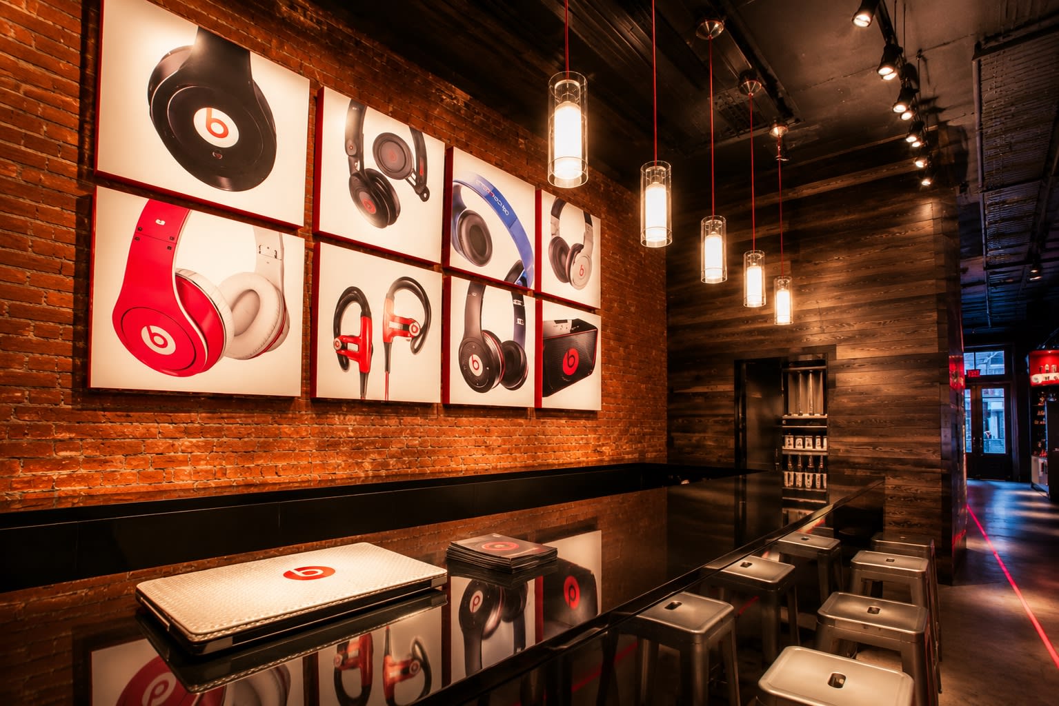 Beats pop-up store in New York — guests at the opening