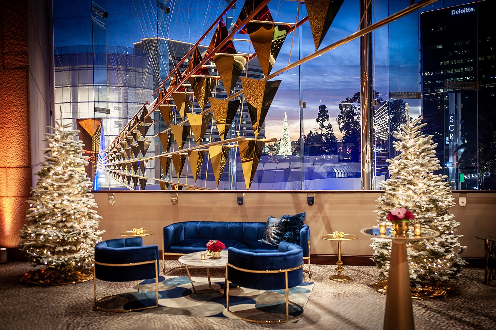 Segerstrom Candlelight Gala — outdoor lobby lounge