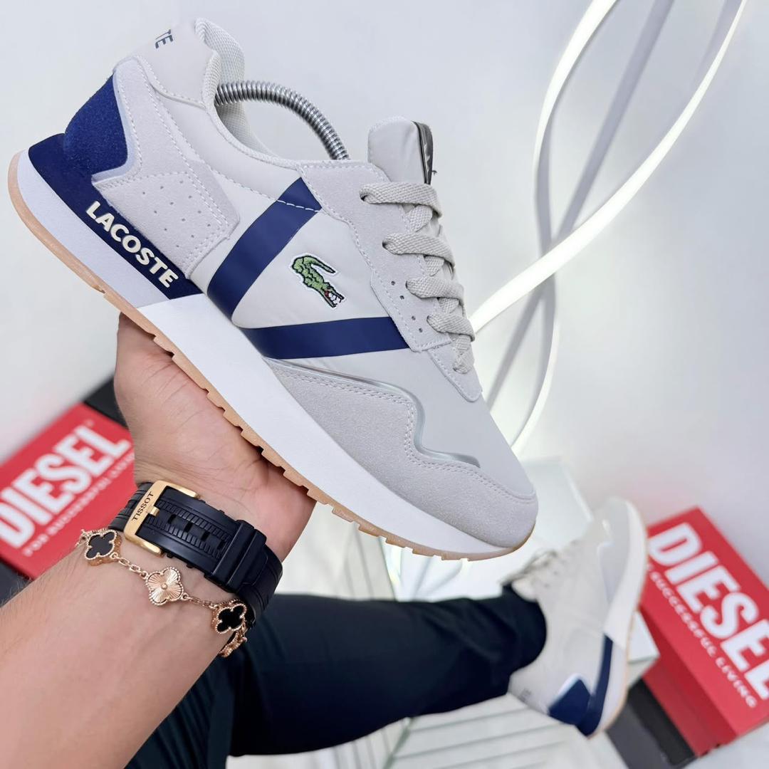 Paire de Baskets Lacoste Sport Retro – Gris Clair & Bleu Marine