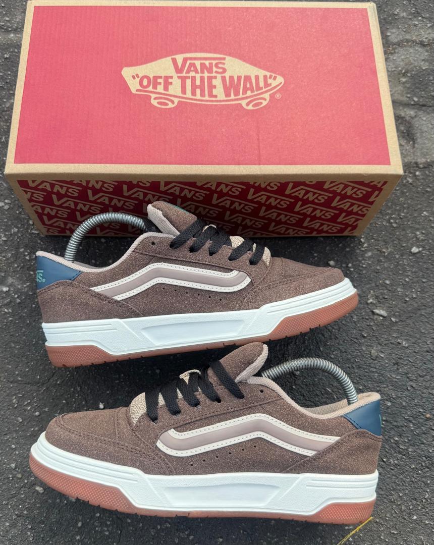 Baskets Vans Upland – Marron Chocolat, Beige & Bleu Marine