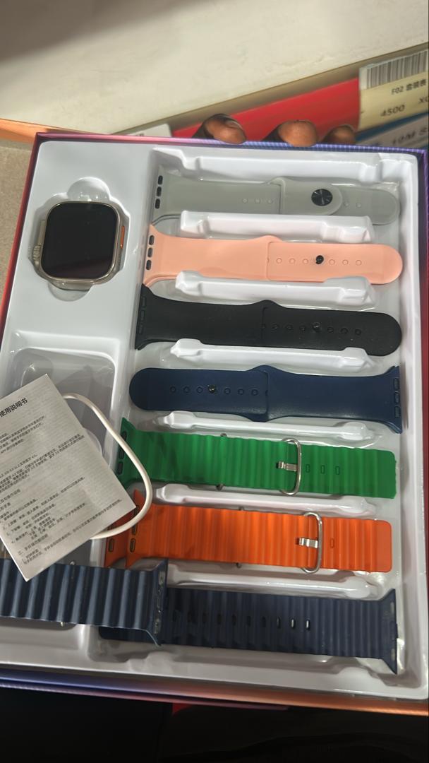 Montre connectée ultra 7 en 1- coffret 7 bracelets