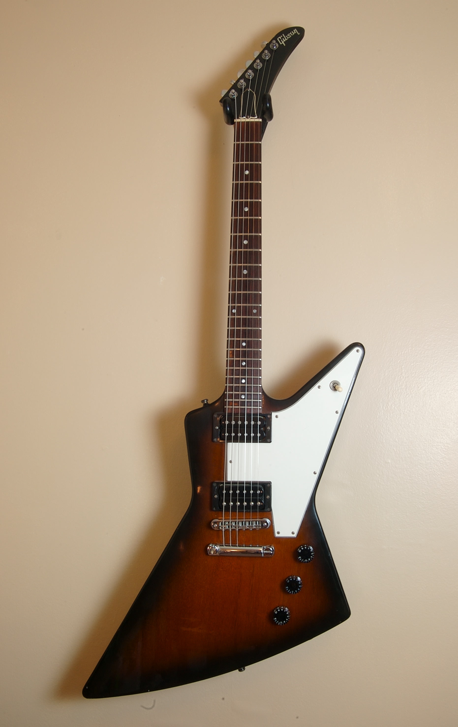 Gibson Explorer