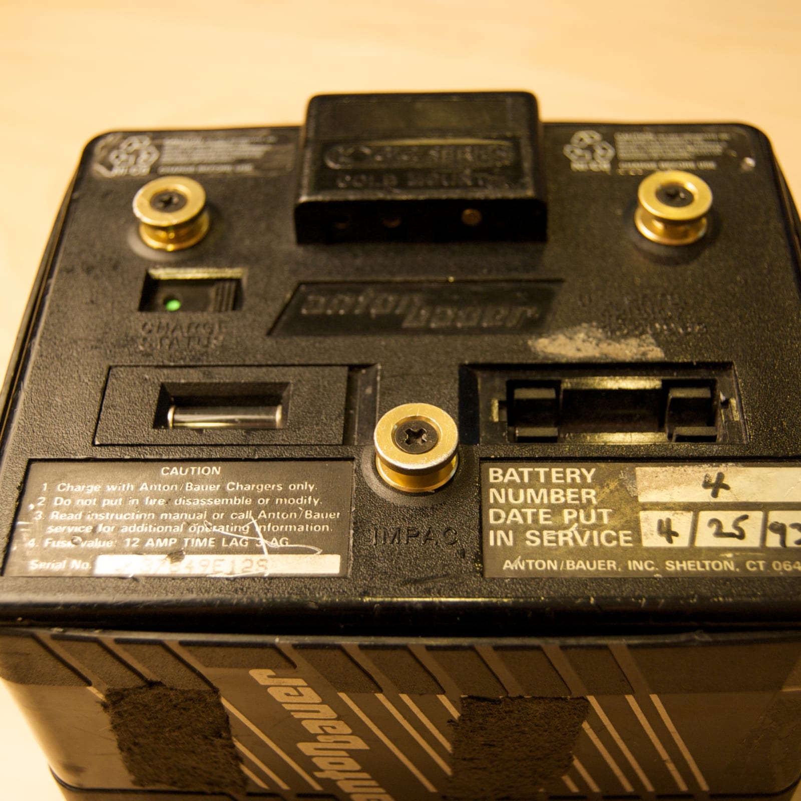 Anton Bauer Magnum 14