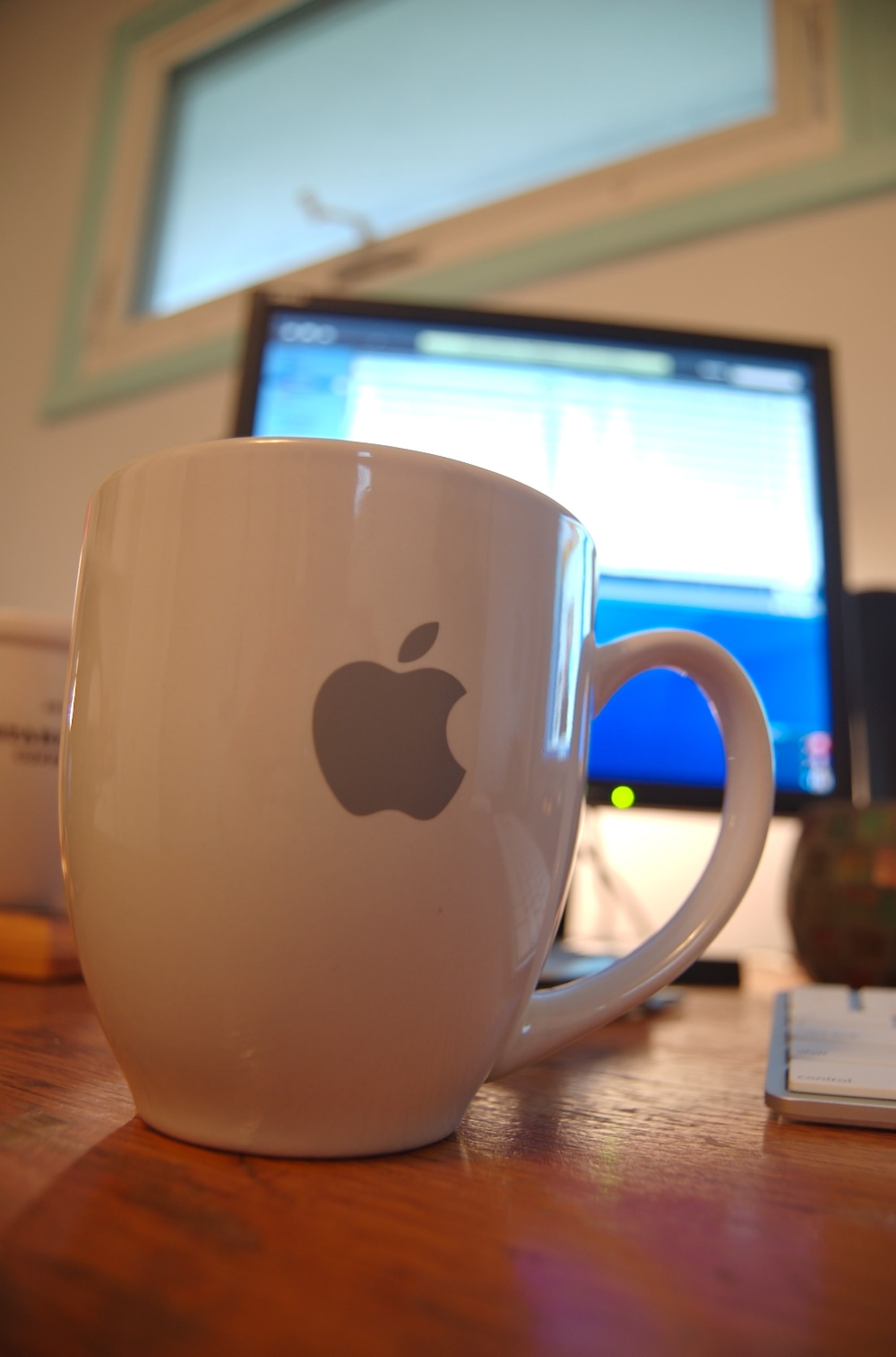 New Apple mug