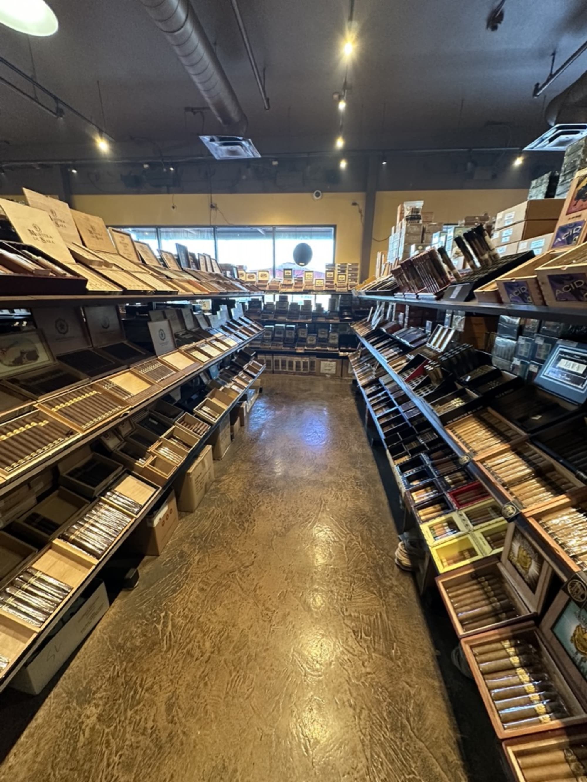 Corona Cigar Lounge, Dr. Phillips FL