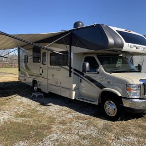 We bought an RV!!!
