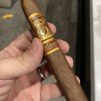Series V Melanio