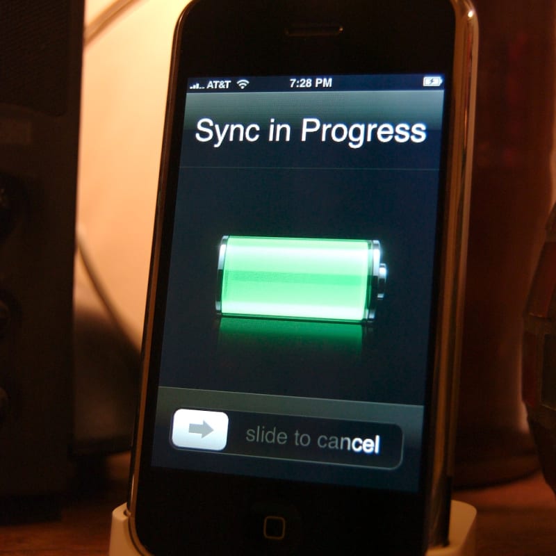 iPhone: Sync/Charge screen