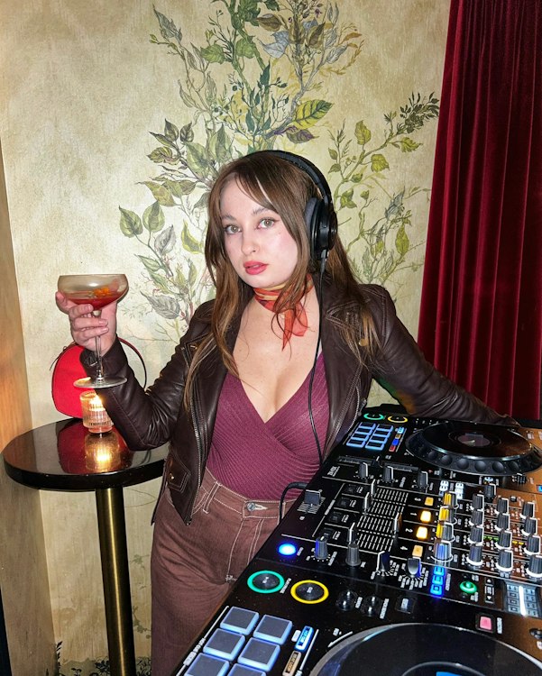 DJ Arianne Dominique