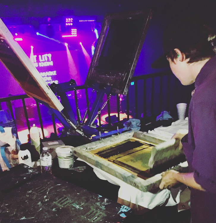 Live Screen Printing by Heavy Gel