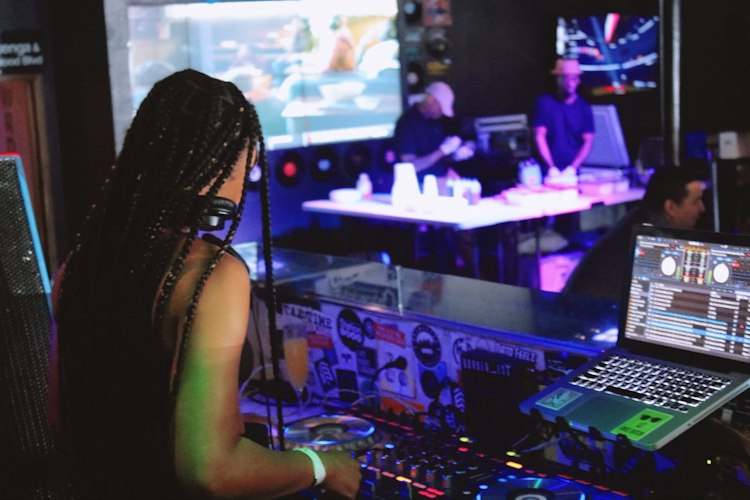DJ HoneyLuv