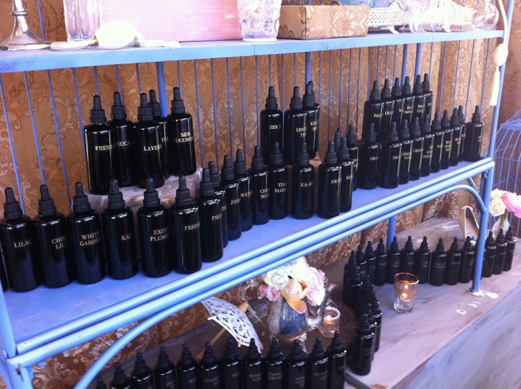 Mobile Custom Perfume Bar