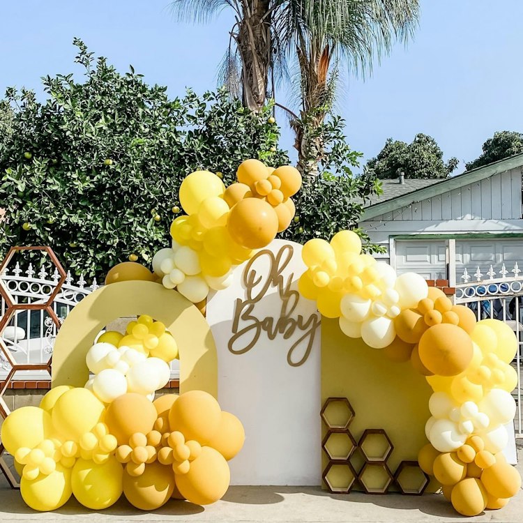 Balloon Garland & Backdrop Rentals