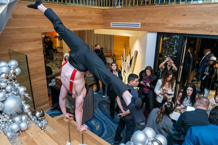 Hand Balancer