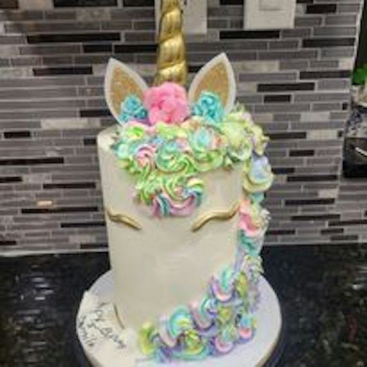 Unicorn Deluxe Cake