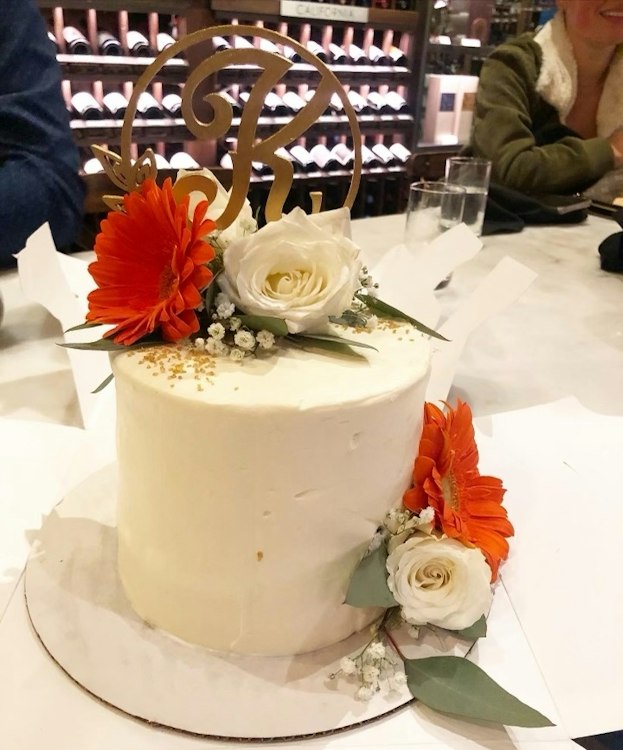 6" or 8" Round Cake